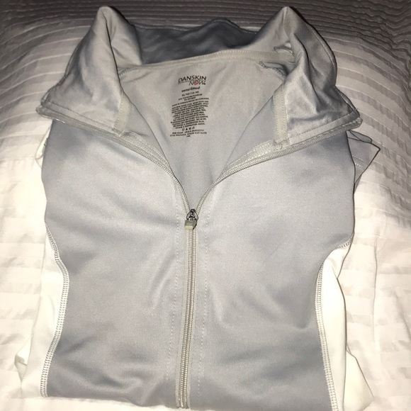 NWOT nice grey zip up jacket - Picture 8 of 8